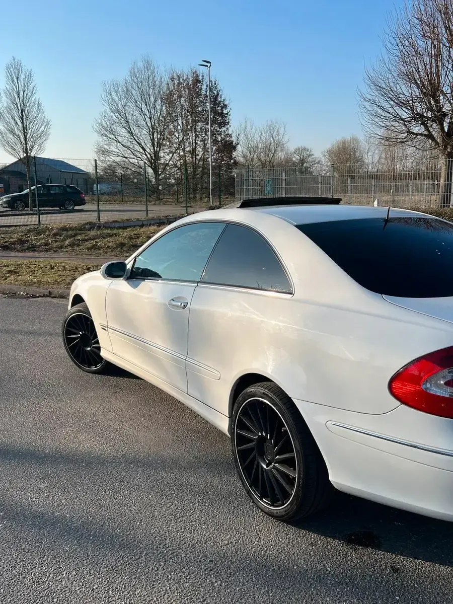 Gebraucht Mercedes CLK320 218 PS (160 kW) 2003 Weiß Coupé