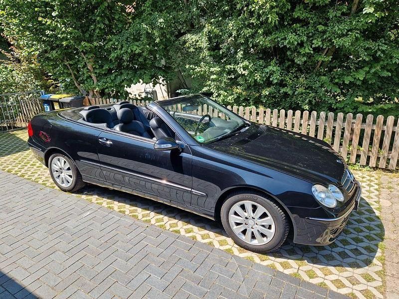 Schwarz Gebraucht 2008 Mercedes CLK280 Elegance Cabrio | 17.500 € - Bild 1/4