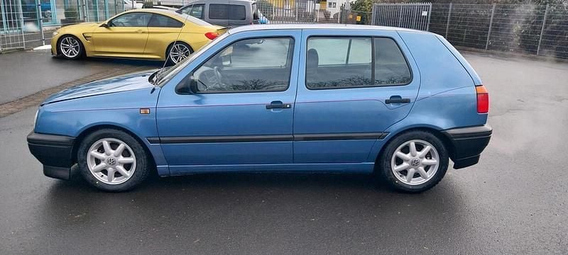 Gebraucht VW Golf III 75 PS (55 kW) 1992 Blau Kleinwagen