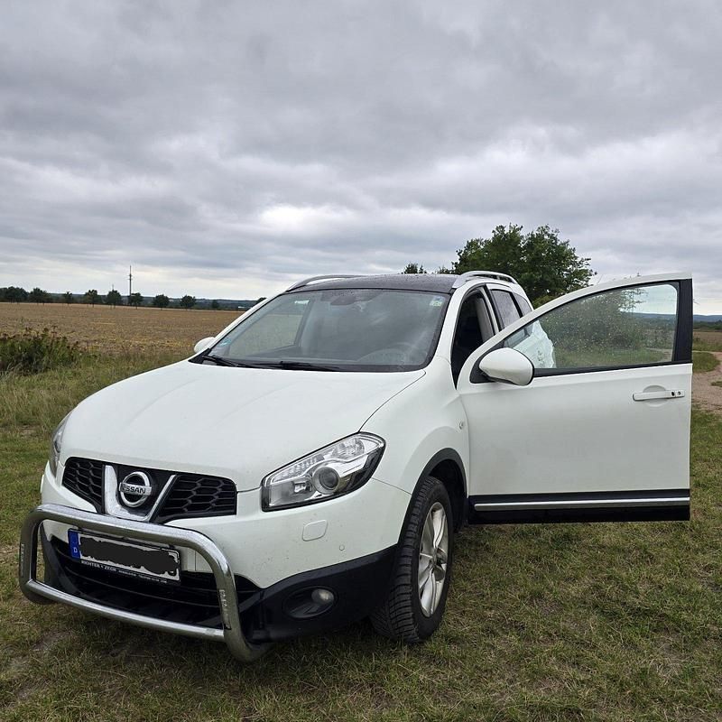 Weiß Gebraucht 2011 Nissan Qashqai +2 SUV | 5.200 € (Fairer Preis) - Bild 1/4