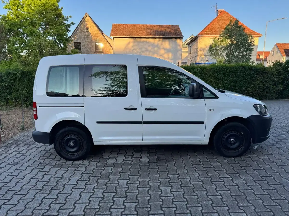 Gebraucht VW Caddy 102 PS (75 kW) 2013 Weiß Van / Kleinbus