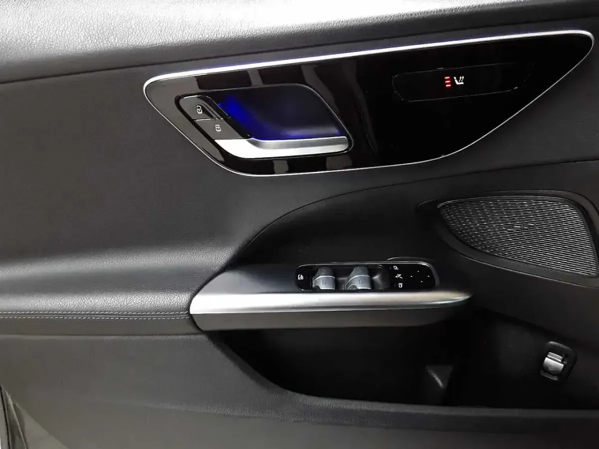 Gebraucht Mercedes C200 Avantgarde 163 PS (119 kW) 2023 Graphitgrau metallic Kombi
