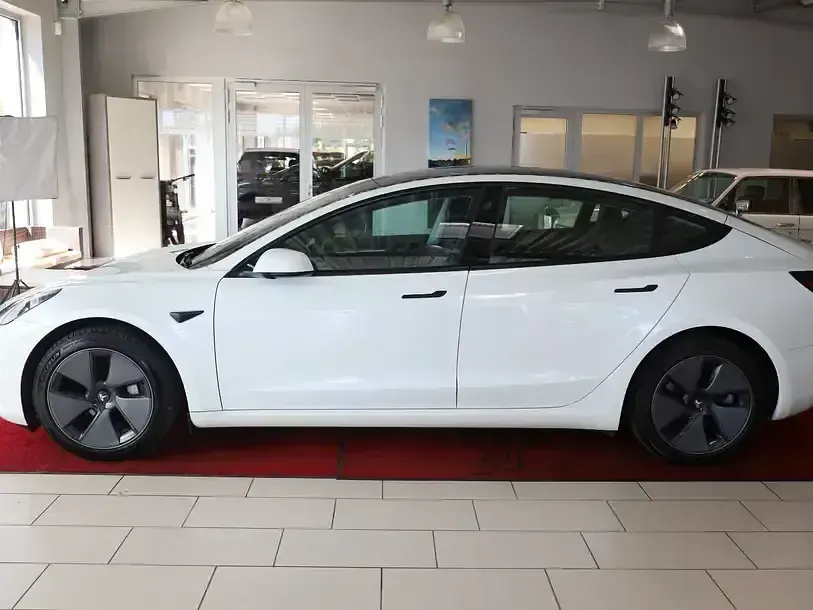 Gebraucht Tesla Model 3 RWD 239 kW (325 PS) 2023 Weiss Limousine