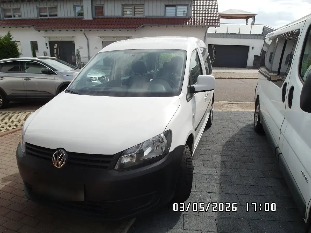 Używany VW Caddy 108 KM (79 kW) 2011 Biały Minivan