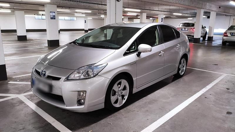 Gebraucht Toyota Prius 136 PS (100 kW) 2010 Silber Kleinwagen
