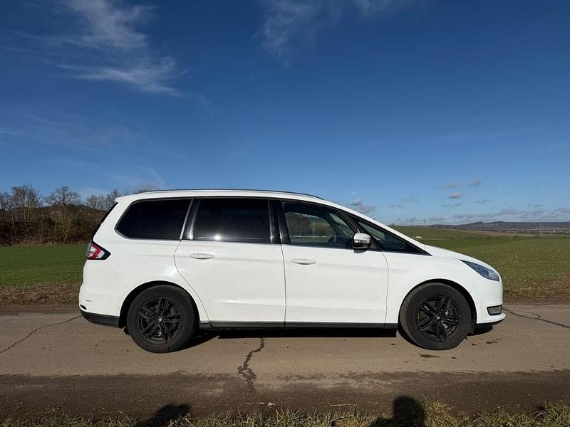 Gebraucht Ford Galaxy 179 PS (131 kW) 2016 Weiß Van / Kleinbus