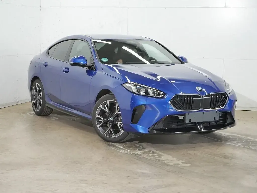 Gebraucht BMW 220 M Sport 163 PS (119 kW) 2025 Blau Coupé