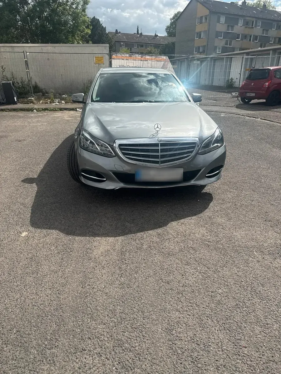 Gebraucht Mercedes E250 204 PS (150 kW) 2013 Grau Limousine