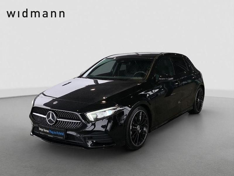 Unilack nachtschwarz Gebraucht 2022 Mercedes A250 AMG Limousine | 26.850 € (Fairer Preis) - Bild 1/4