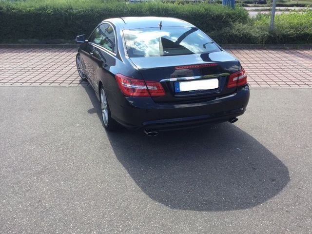 Gebraucht Mercedes E350 Style 314 PS (230 kW) 2010 Schwarz metallic Coupé
