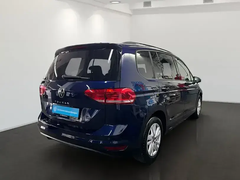 Gebraucht VW Touran Comfortline 150 PS (110 kW) 2023 Atlantik blue metallic Van / Kleinbus