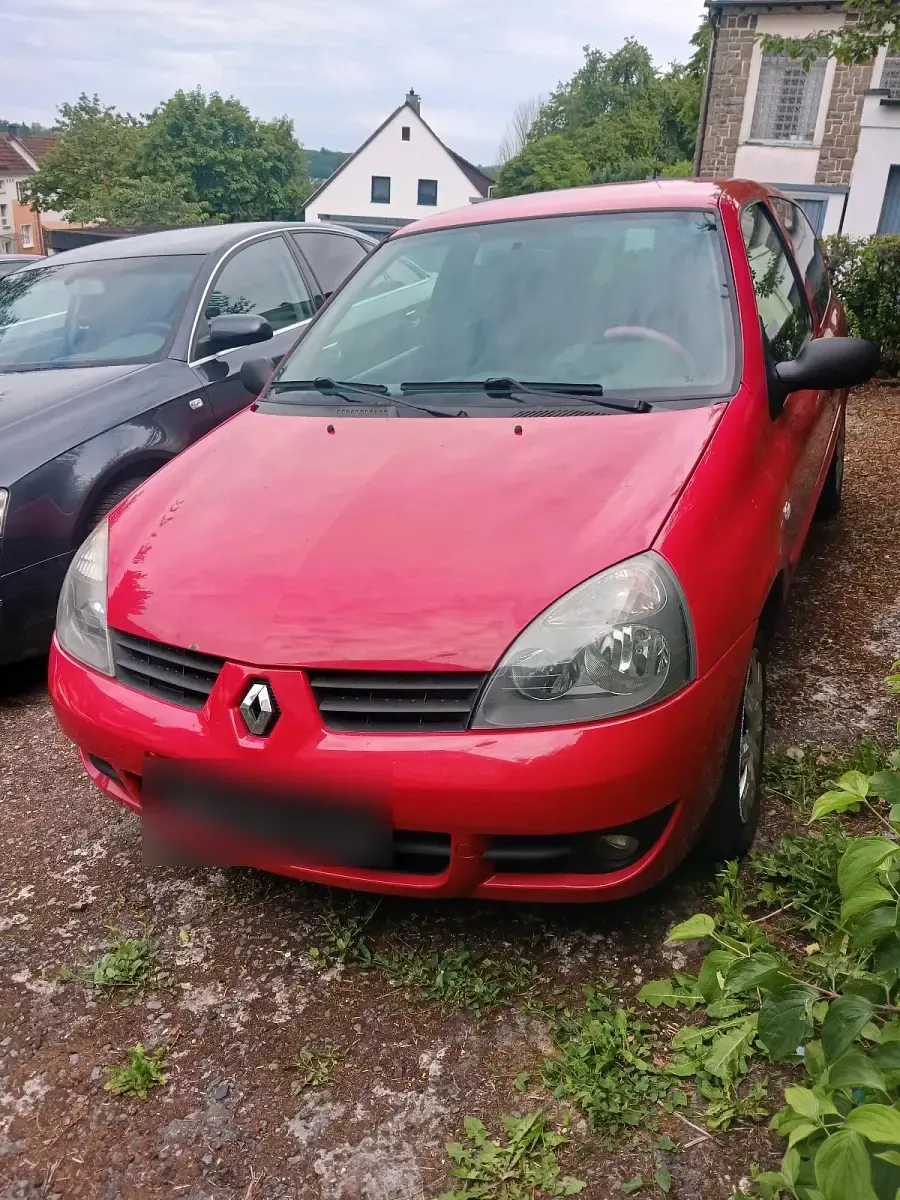 Gebraucht Renault Clio II 59 PS (43 kW) 2009 Rot Limousine