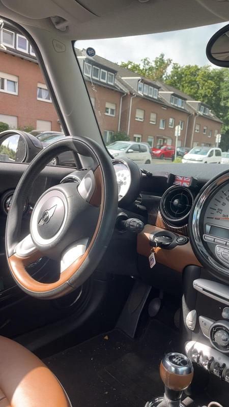 Braun Gebraucht 2010 Mini Cooper Kleinwagen | 5.900 € (Fairer Preis) - Bild 1/4