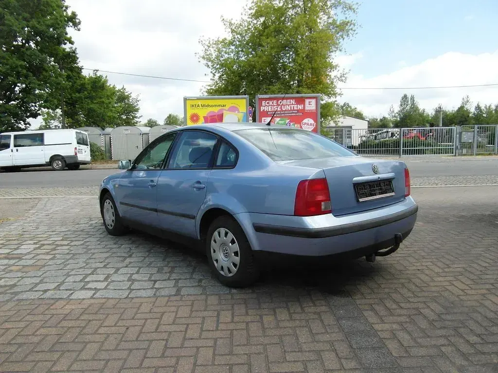 Gebraucht VW Passat 125 PS (91 kW) 1999 Blau Limousine