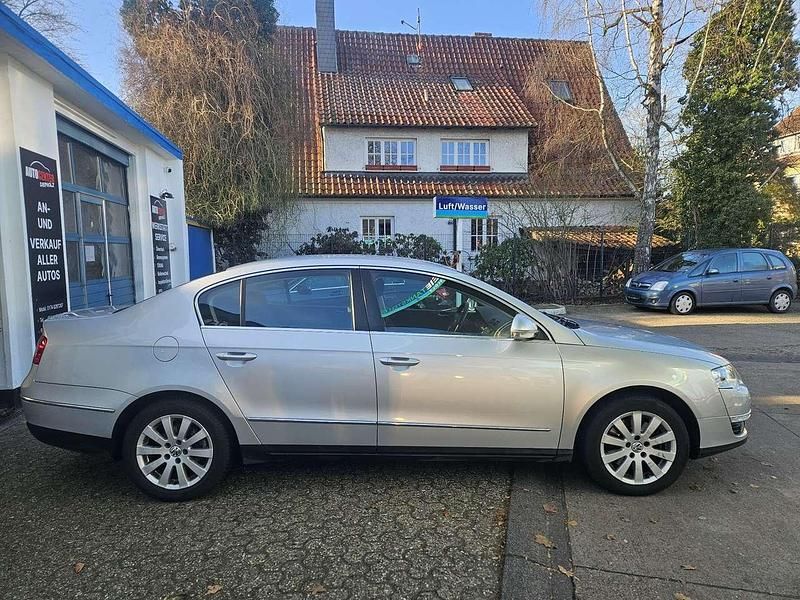 Gebraucht VW Passat Comfortline 116 PS (85 kW) 2006 Reflex silver metallic Limousine