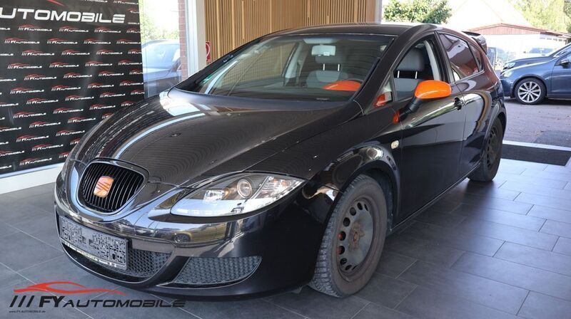 Schwarz Gebraucht 2008 Seat Leon Reference Limousine | 3.490 € (Guter Preis) - Bild 1/4