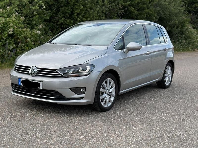 Silber Gebraucht 2015 VW Golf Sportsvan Highline Van / Kleinbus | 14.850 € (Guter Preis) - Bild 1/4