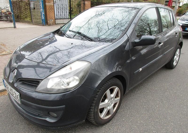 Gebraucht Renault Clio II 101 PS (74 kW) 2007 Grau Kleinwagen