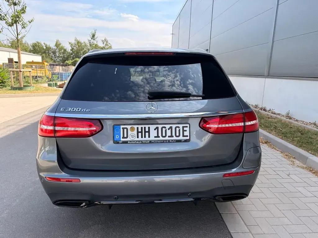 Gebraucht Mercedes E300 AMG 306 PS (225 kW) 2019 Grau Limousine