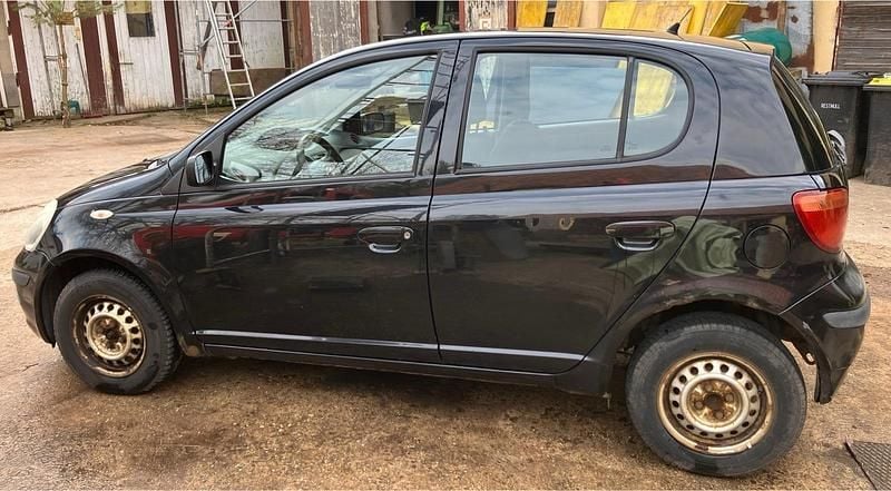 Gebraucht Toyota Yaris 65 PS (47 kW) 2006 Schwarz Kleinwagen