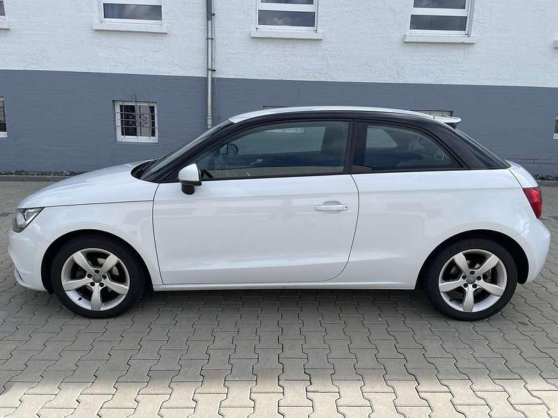 Gebraucht Audi A1 Attraction 90 PS (66 kW) 2013 Weiss Kleinwagen