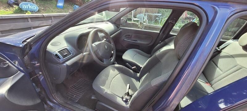 Blau Gebraucht 2005 Renault Clio II Kleinwagen | 450 € (Guter Preis) - Bild 1/4