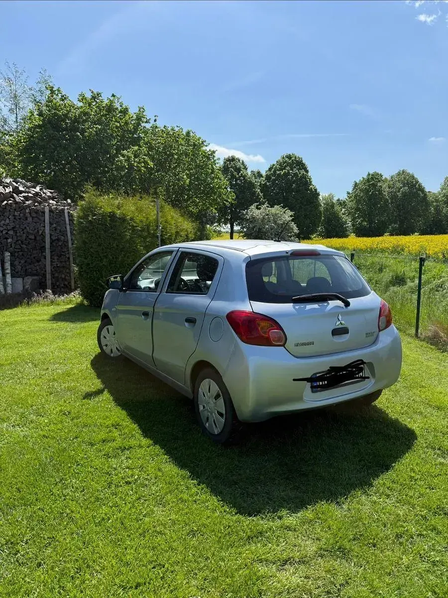 Gebraucht Mitsubishi Space Star 71 PS (52 kW) 2016 Silber Kleinwagen