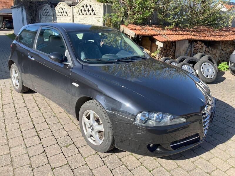 Schwarz Gebraucht 2007 Alfa Romeo 147 Progression Kleinwagen | 750 € - Bild 1/4
