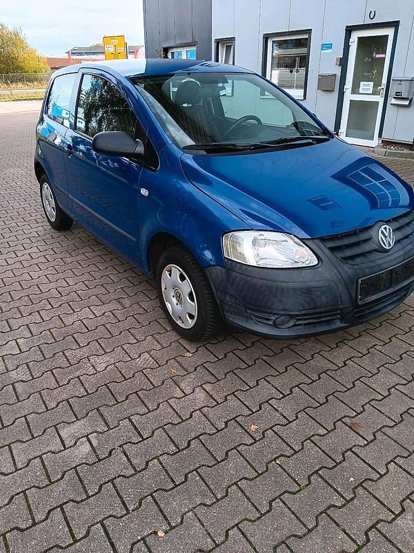 Blau Gebraucht 2006 VW Fox Kleinwagen | 1.750 € (Fairer Preis) - Bild 1/4