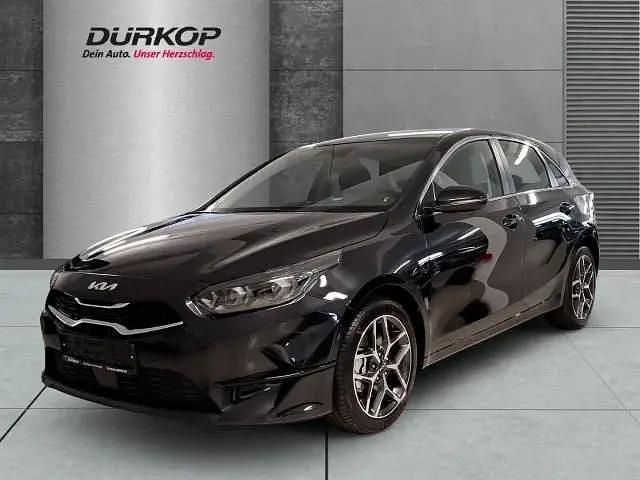 (1k) zilinaschwarz met. Neu 2025 Kia Ceed Spirit Kleinwagen | 26.990 € (Fairer Preis) - Bild 1/4