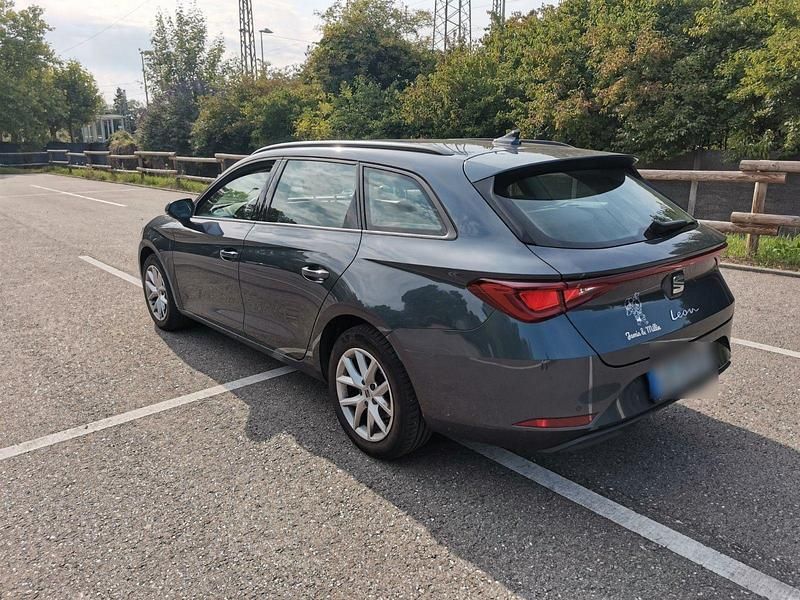 Gebraucht Seat Leon Reference 110 PS (80 kW) 2023 Silber Kombi