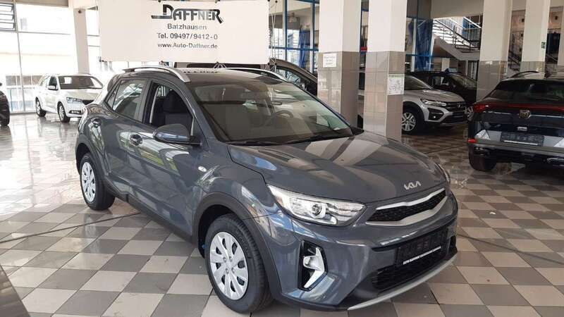 Gebraucht Kia Stonic 101 PS (74 kW) 2024 Grau SUV