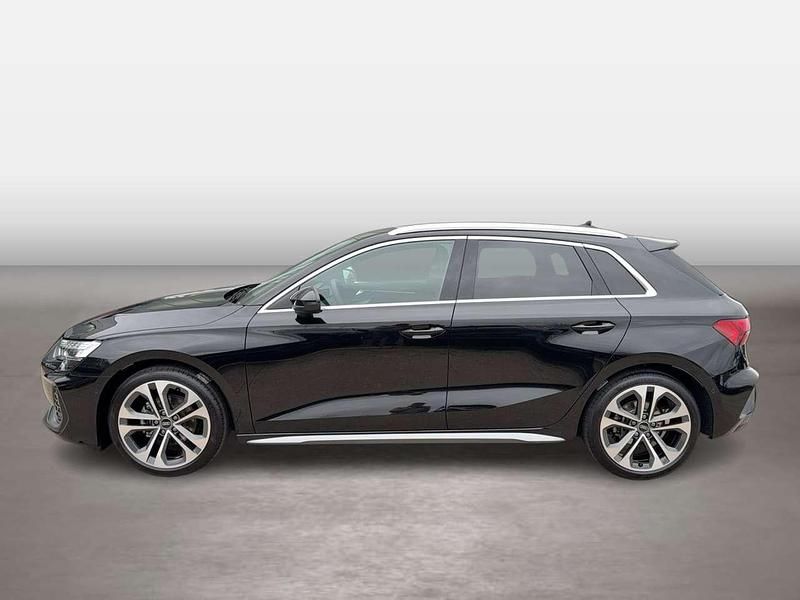 Używany Audi A3 S-Line 150 KM (110 kW) 2024 Czarny Sedan/Limuzyna