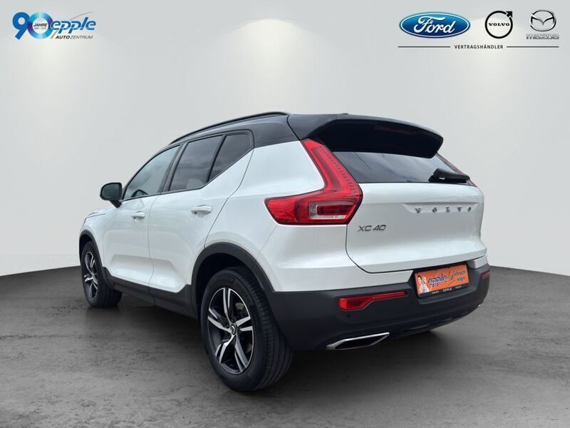 Gebraucht Volvo XC40 R-Design 190 PS (139 kW) 2018 Crystal weißperleffekt SUV