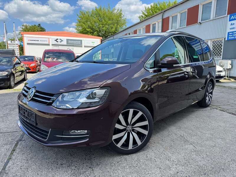 Crimson red metallic Gebraucht 2016 VW Sharan Highline Van / Kleinbus | 19.900 € (Superpreis) - Bild 1/4