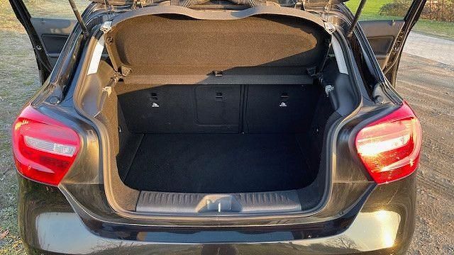 Gebraucht Mercedes A180 109 PS (80 kW) 2012 Schwarz Limousine