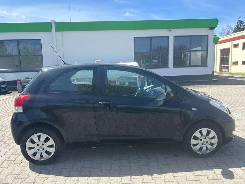 Gebraucht Toyota Yaris Cool 90 PS (66 kW) 2009 Black mica / ink Kleinwagen