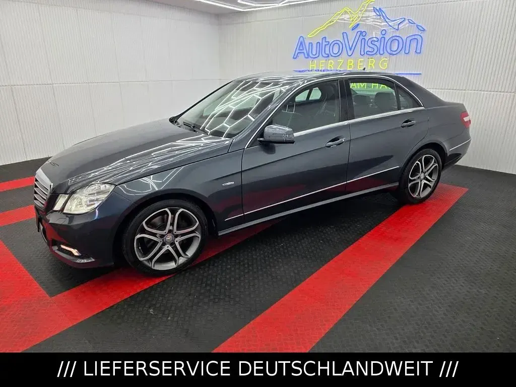 Gebraucht Mercedes E250 Avantgarde 204 PS (150 kW) 2009 Grau Limousine