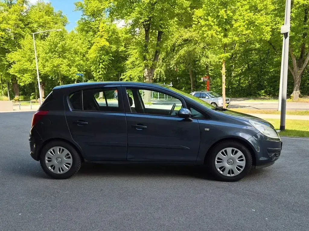 Usado Opel Corsa 80 HP (58 kW) 2007 Azul Citadino