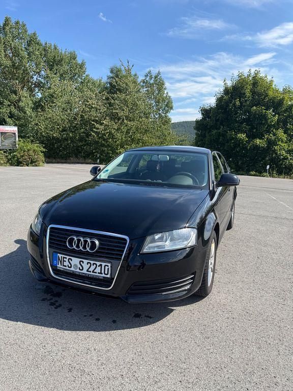 Schwarz Gebraucht 2009 Audi A3 Attraction Limousine | 3.700 € (Fairer Preis) - Bild 1/4