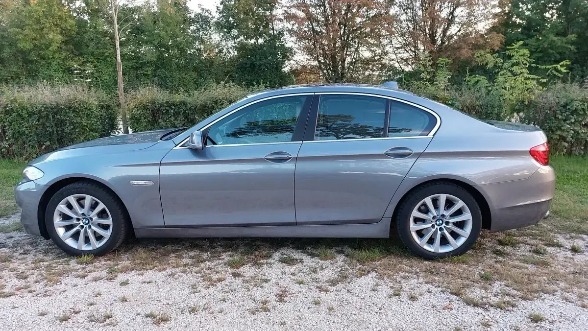Gebraucht BMW 528 258 PS (189 kW) 2010 Grau Limousine