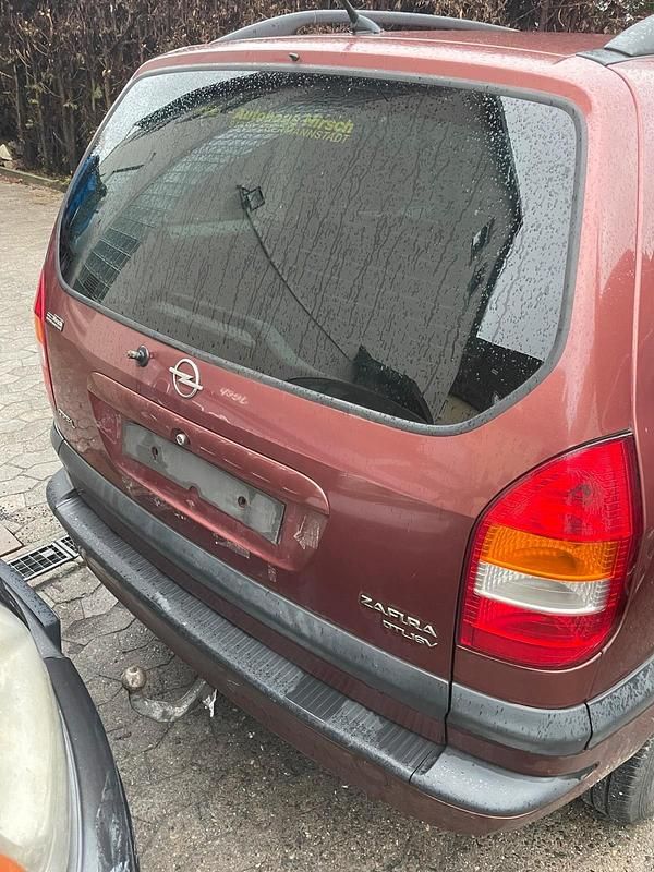 Gebraucht Opel Zafira Edition 100 PS (73 kW) 2000 Braun Van / Kleinbus