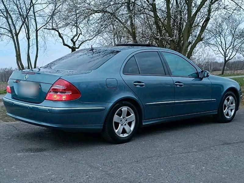 Second-hand Mercedes E240 2004 Andere farben Berlinǎ