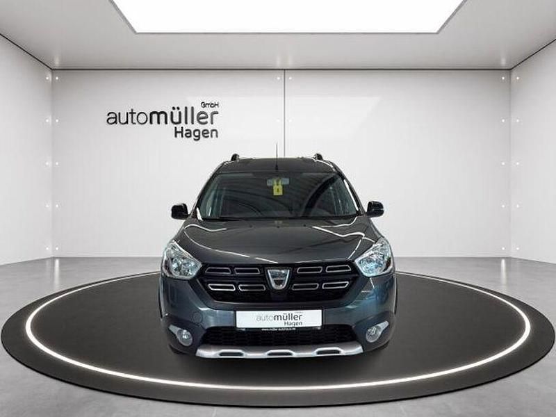 Gebraucht Dacia Dokker Celebration 116 PS (85 kW) 2018 Islandgrau Van / Kleinbus