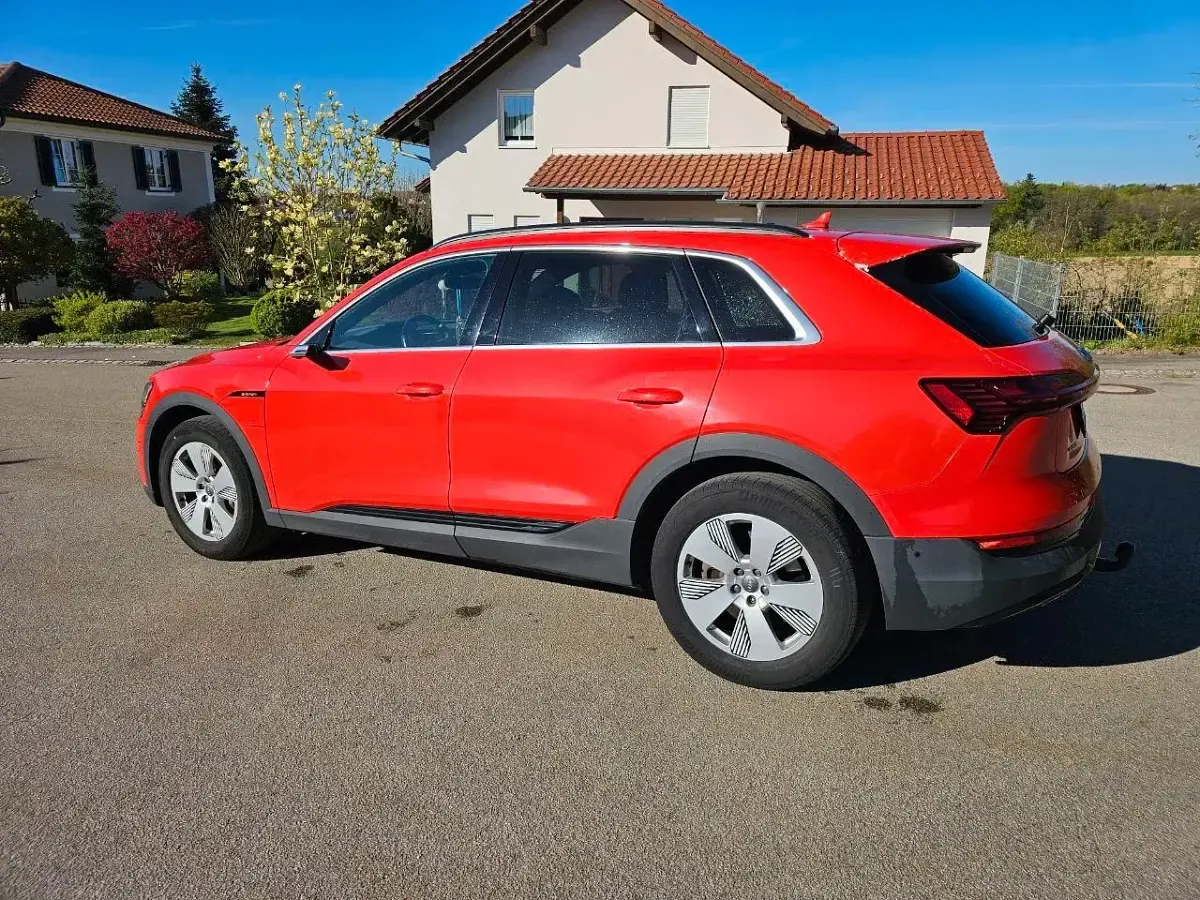 Usata Audi e-tron Premium 300 kW (408 CV) 2019 Rosso SUV