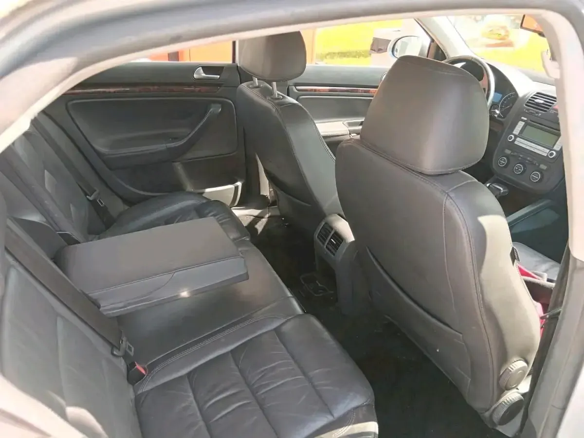Gebraucht VW Jetta 149 PS (109 kW) 2006 Silber Limousine