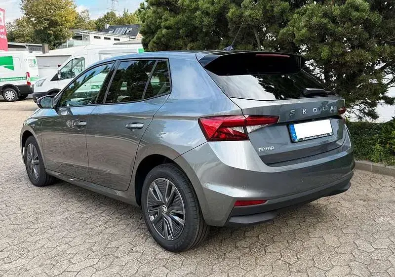 Gebraucht Skoda Fabia Drive 80 PS (58 kW) 2024 Grau Kleinwagen