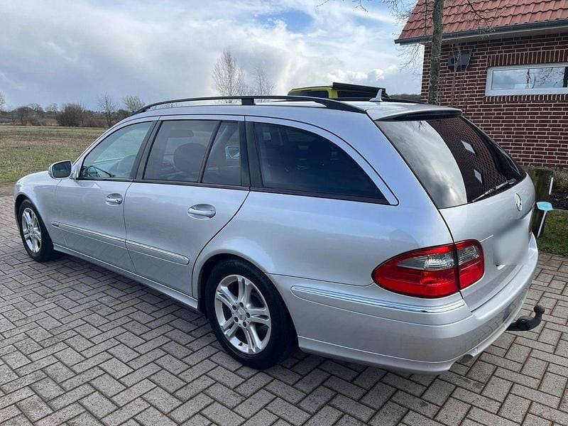 Gebraucht Mercedes E220 Avantgarde 170 PS (125 kW) 2007 Silber Kombi