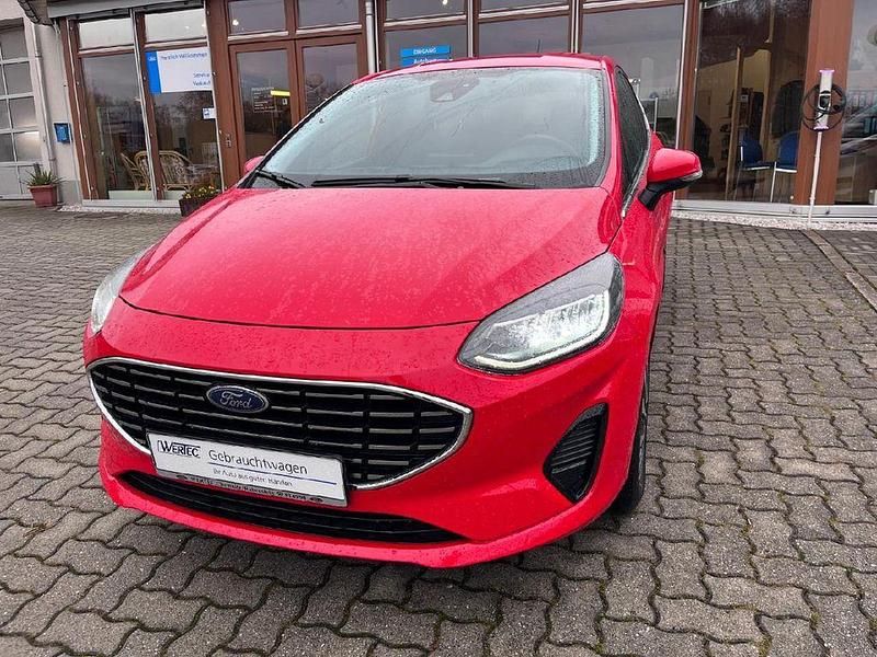 Gebraucht Ford Fiesta Titanium 101 PS (74 kW) 2022 Rot Limousine