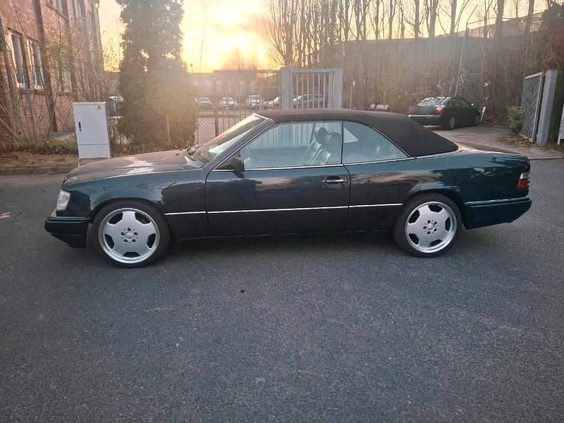 Second-hand Mercedes E320 220 CP (161 kW) 1996 Cabrio